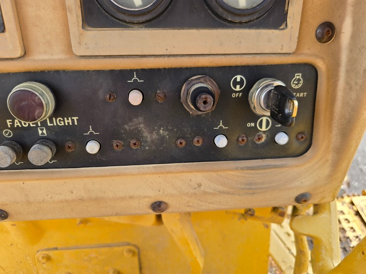 1970-caterpillar-d8l-image-96