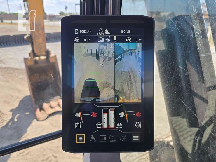 2020-caterpillar-323-image-22