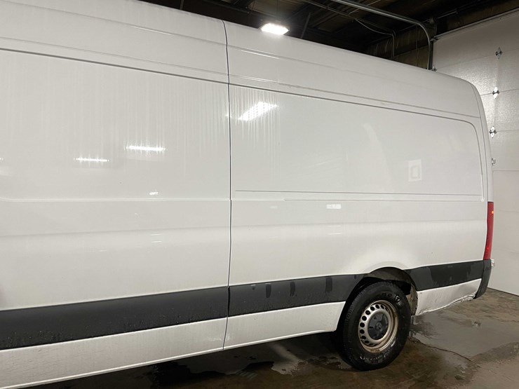 #1450-•-2019-mercedes-sprinter-van-(has-wi-title)-(of)-image-54