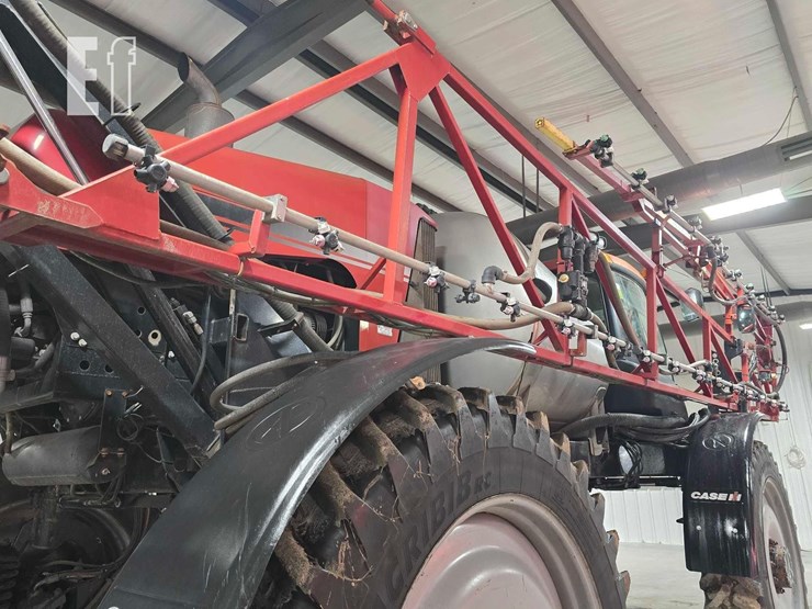 case-ih-patriot-3330-image-13