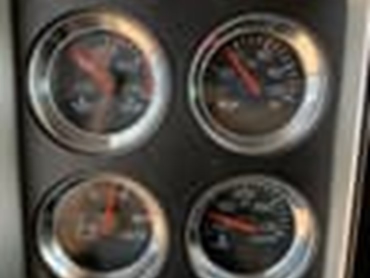 2013-kenworth-t800-image-24