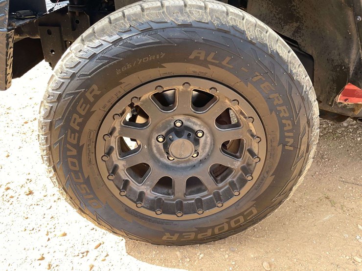 2013-jeep-wrangler-sport-image-19