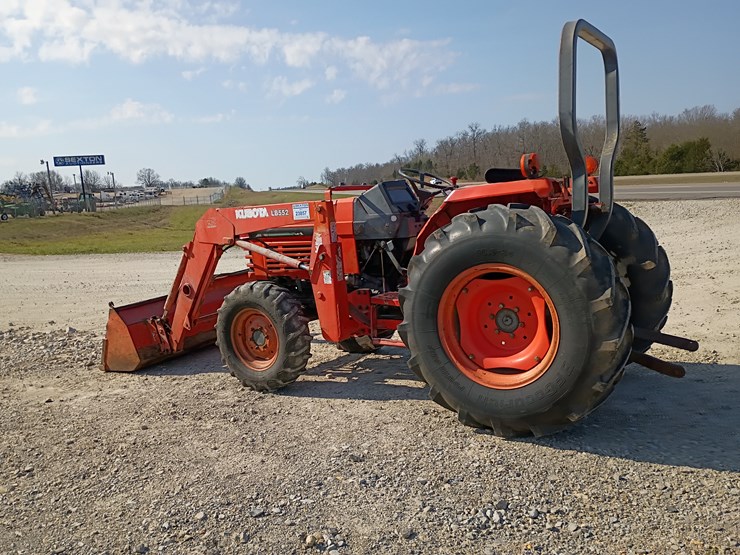 2001-kubota-l4300-image-4