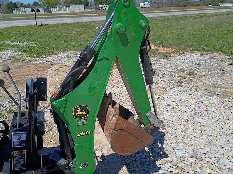2013-john-deere-1025r-image-39