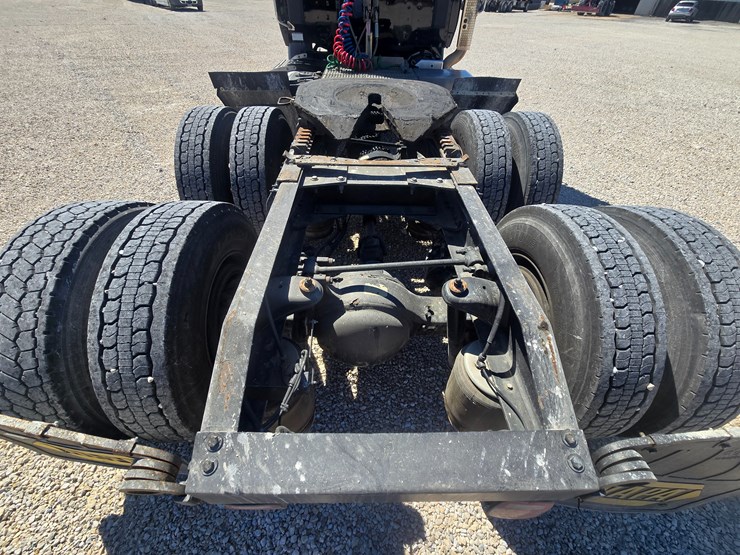 2016-peterbilt-579-image-74