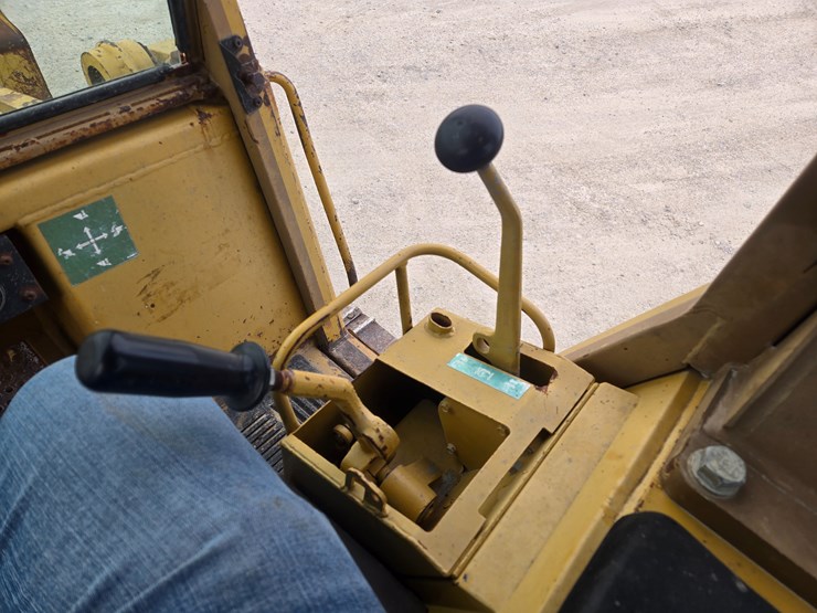 1996-caterpillar-953b-image-46