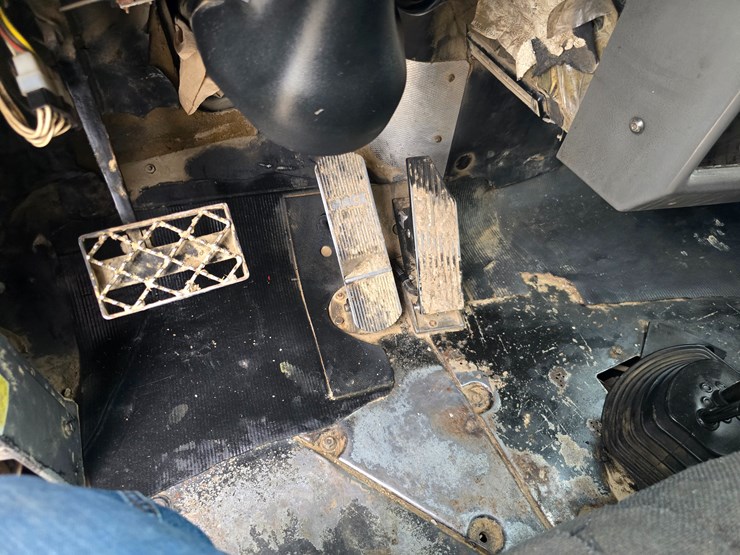 2003-mack-rd688s-image-102