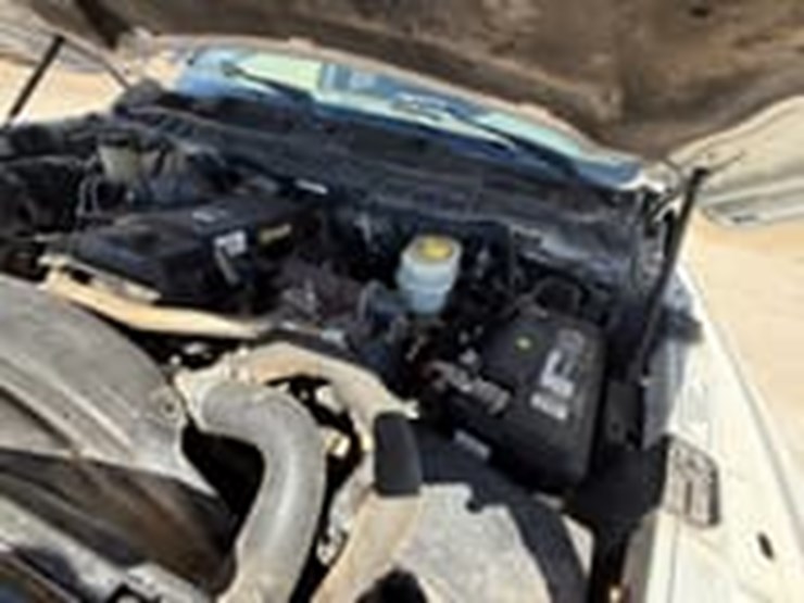 2014-ram-2500-tradesman-image-27