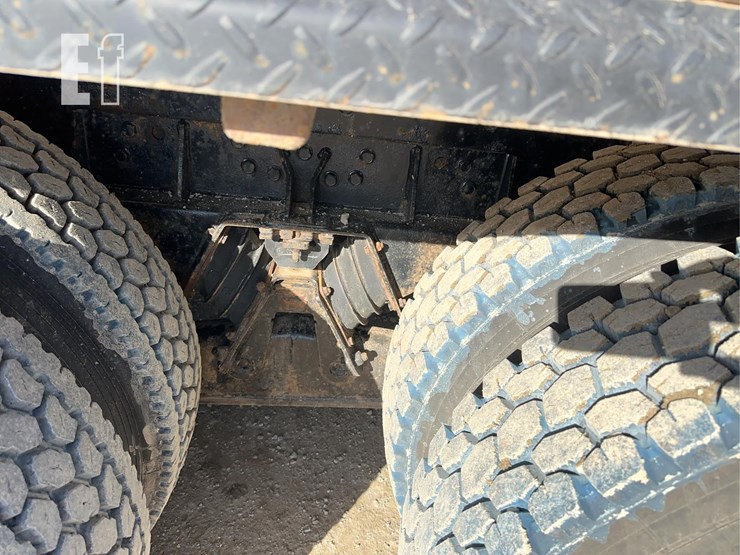 2002-kenworth-t800-image-37