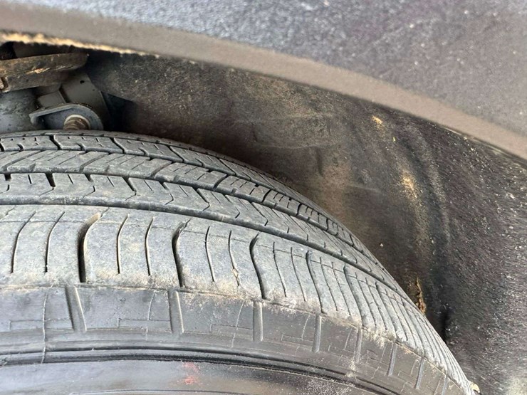 2021-ford-explorer-image-21