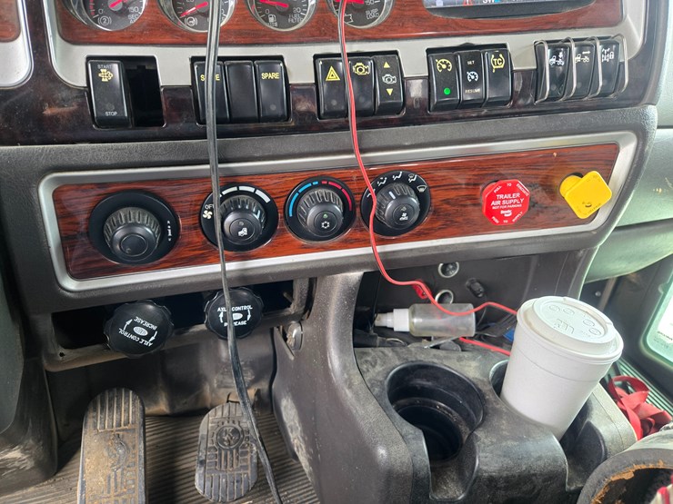 2014-kenworth-t660-image-81