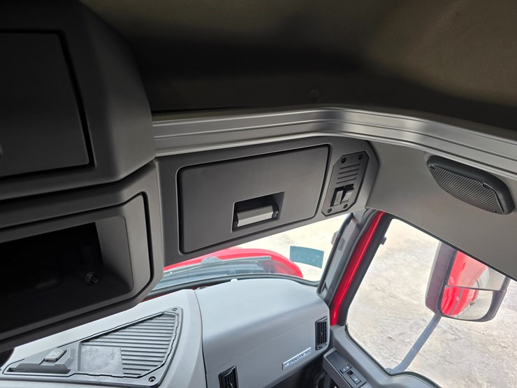 #22592-•-2019-mack-anthem-sleeper-truck-image-66