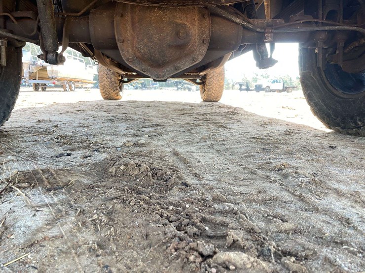 2003-gmc-sierra-2500-image-24