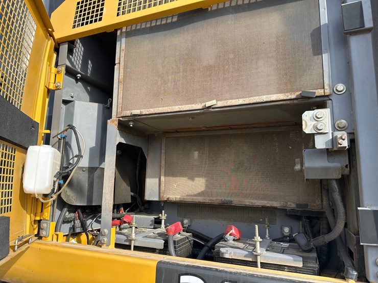 2019-deere-345g-lc-image-31