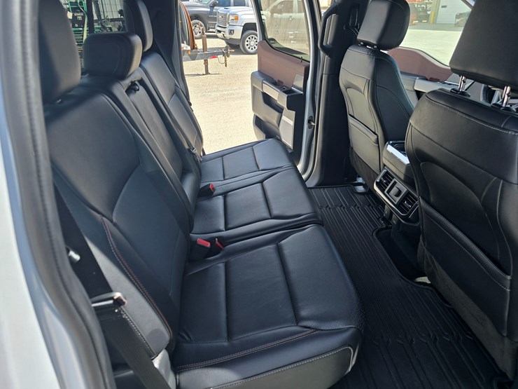 2022-ford-f150-image-54