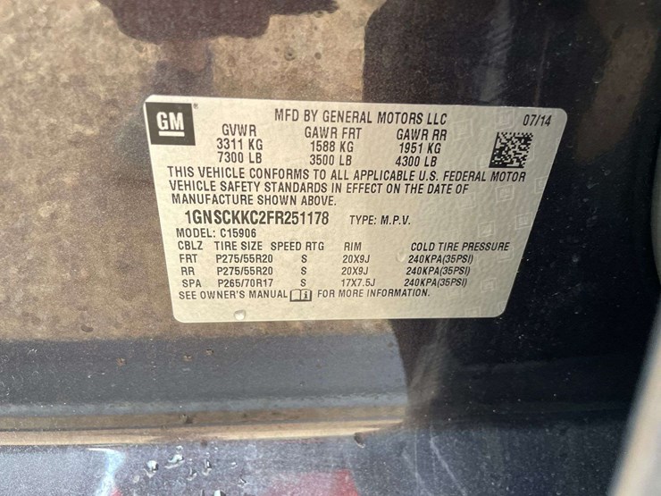 2015-chevrolet-suburban-image-27