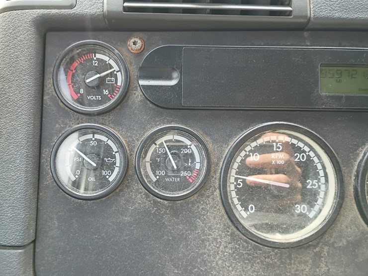 2009-freightliner-cascadia-125-image-62