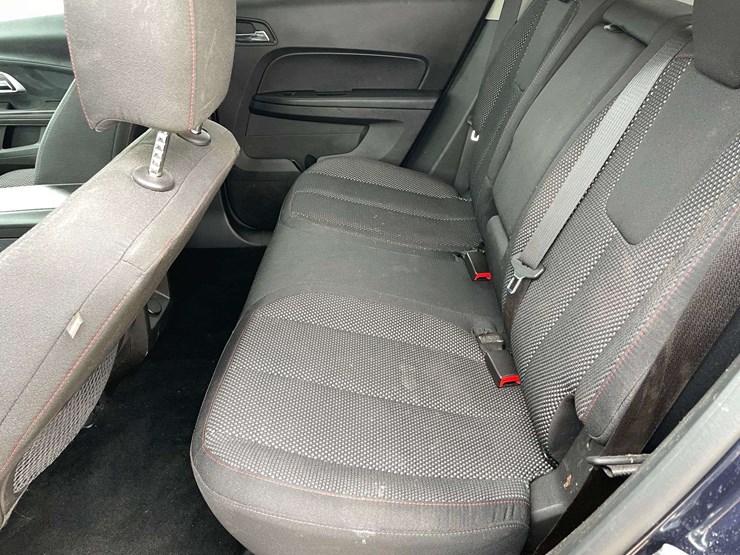 2015-chevrolet-equinox-lt-image-14