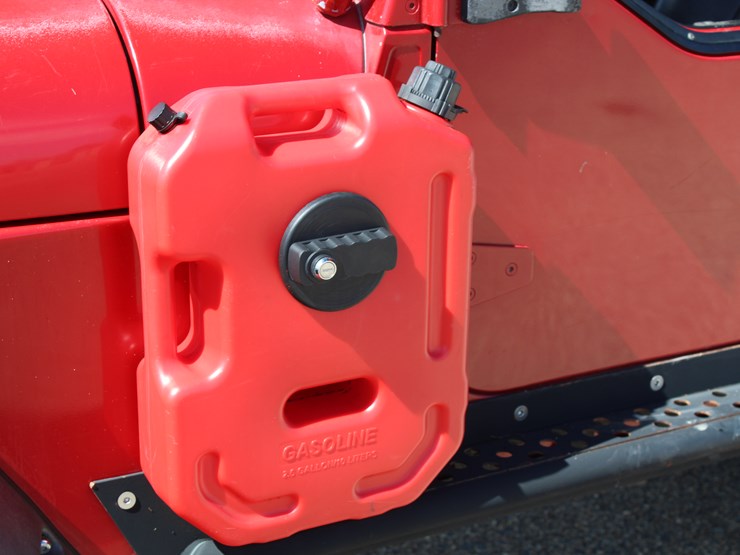 1993-jeep-wrangler-image-8