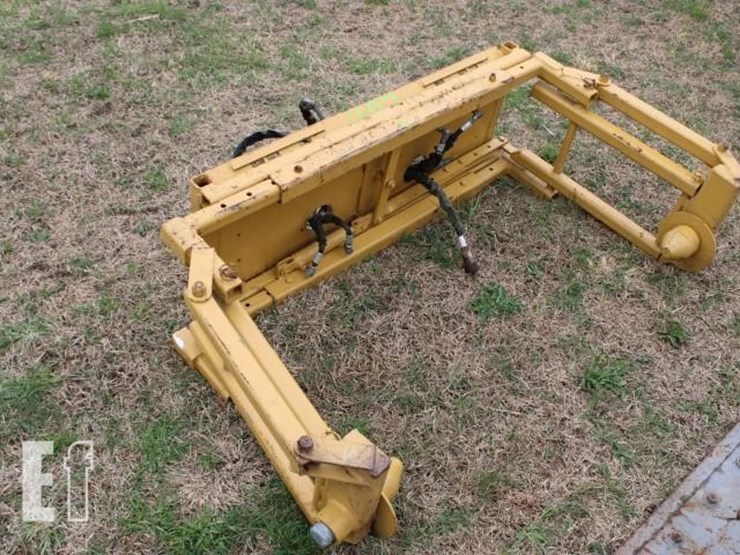 #1107-hyd-powered-spool-lift-for-skid-steer-with-q-image-1