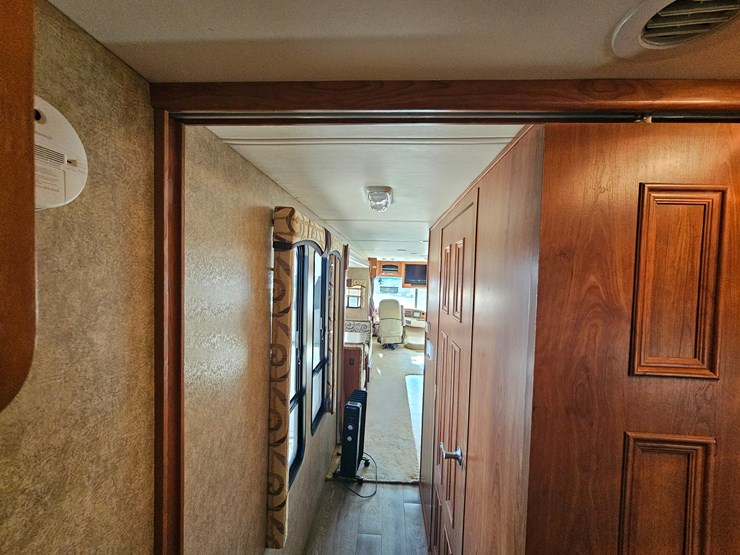 #22198-•-2007-georgie-boy-landau-motorhome-image-87