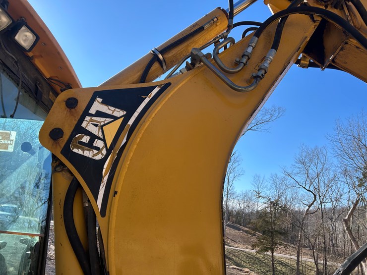 2005-caterpillar-420d-image-26