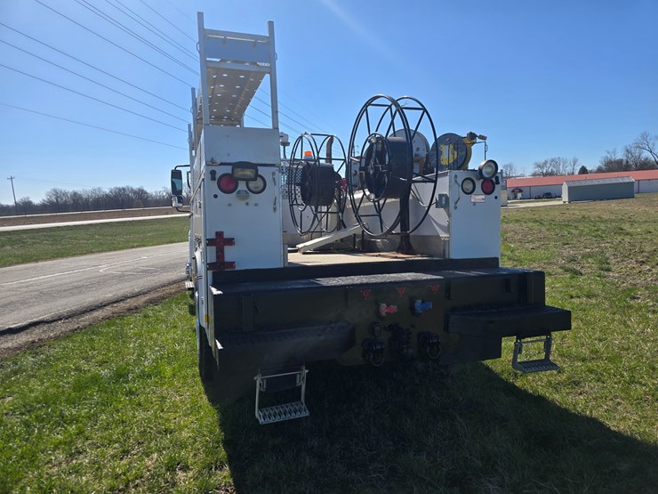 2008-international-durastar-4300-image-10