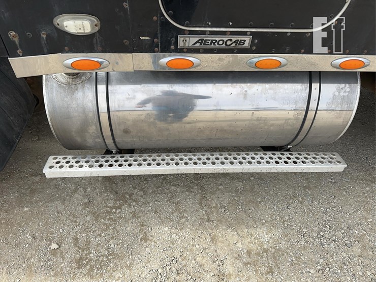 2005-kenworth-t800-image-28