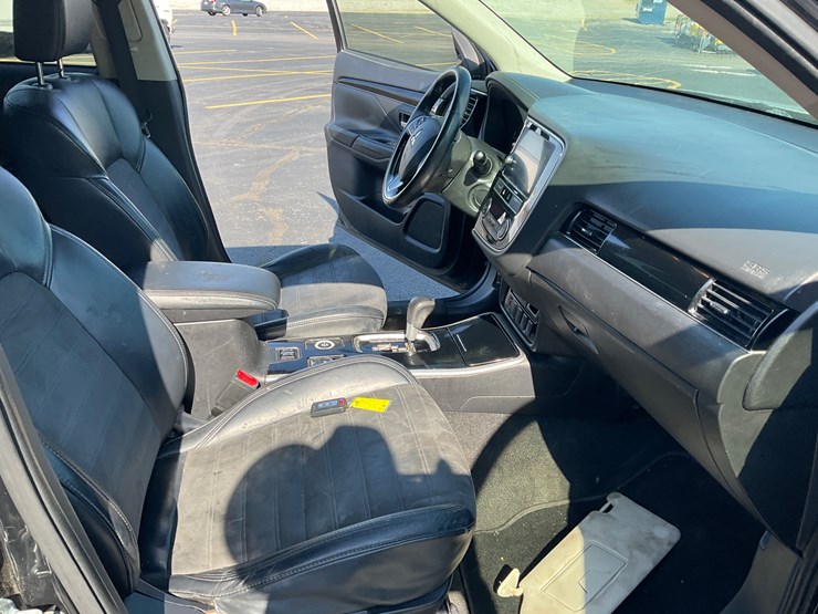 2019-mitsubishi-outlander-image-10