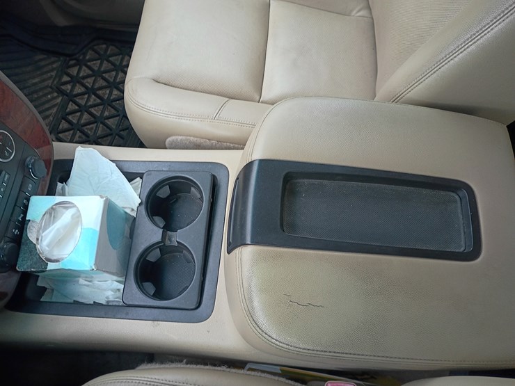 2013-chevrolet-2500-image-44