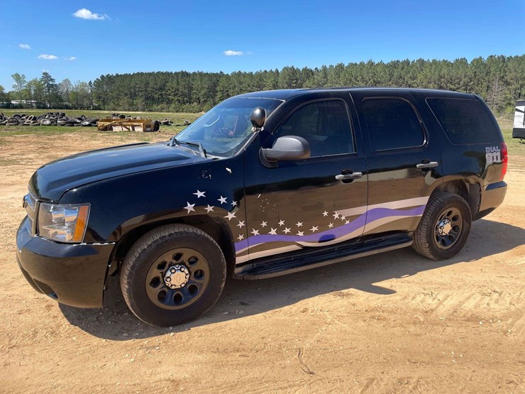 2011-chevrolet-tahoe-image-1