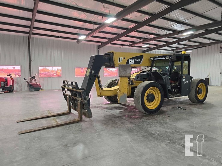 2013-caterpillar-tl943c-image-1