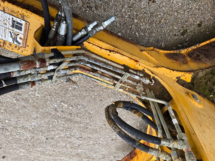 2006-deere-1812c-image-23