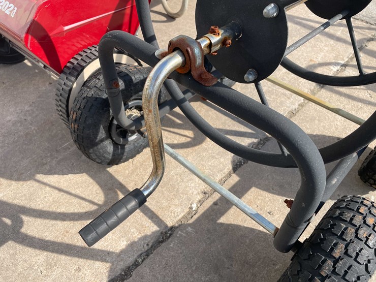 #7022-•-(2)-metal-hose-reels-(o3)-image-12