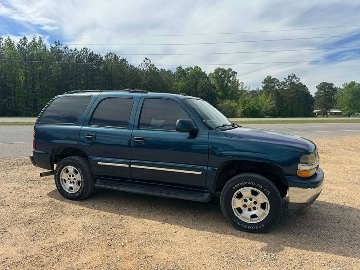 2005-chevrolet-tahoe-image-8