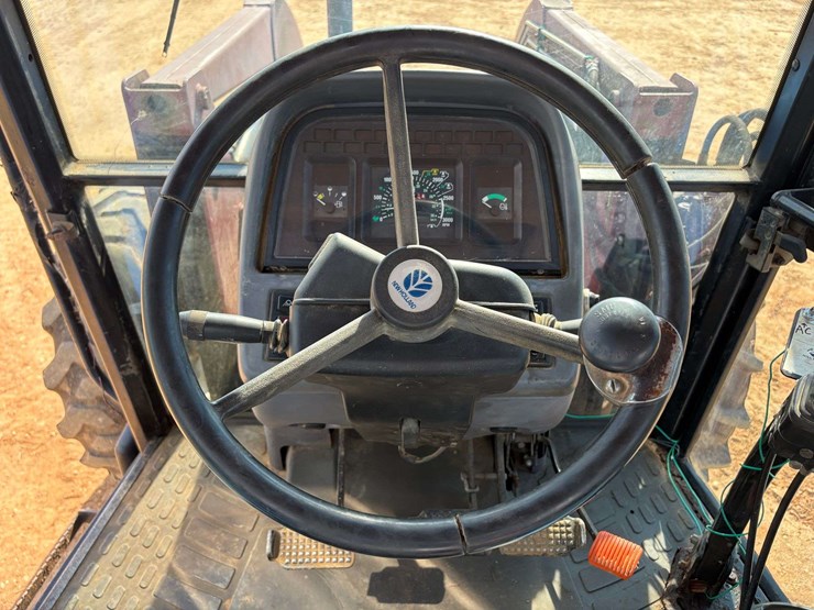new-holland-7635-image-19