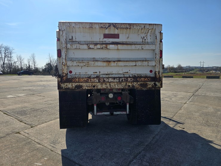 #22520-•-2002-gmc-c7500-dump-truck-image-9