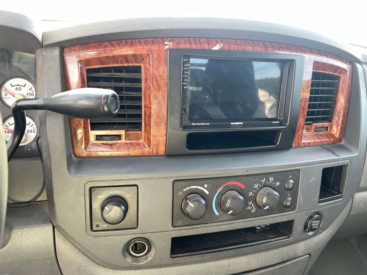 2006-dodge-ram-3500-image-13