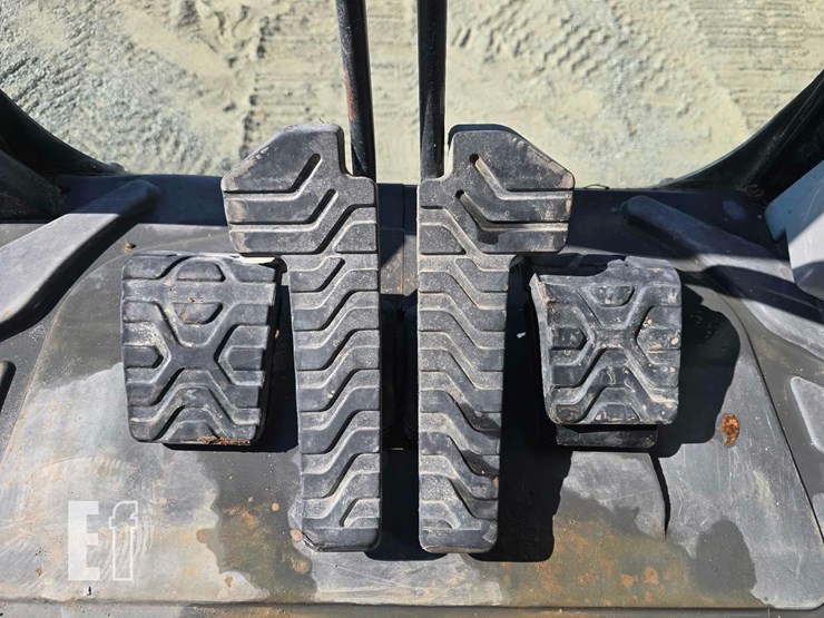 2019-caterpillar-325flcr-image-16