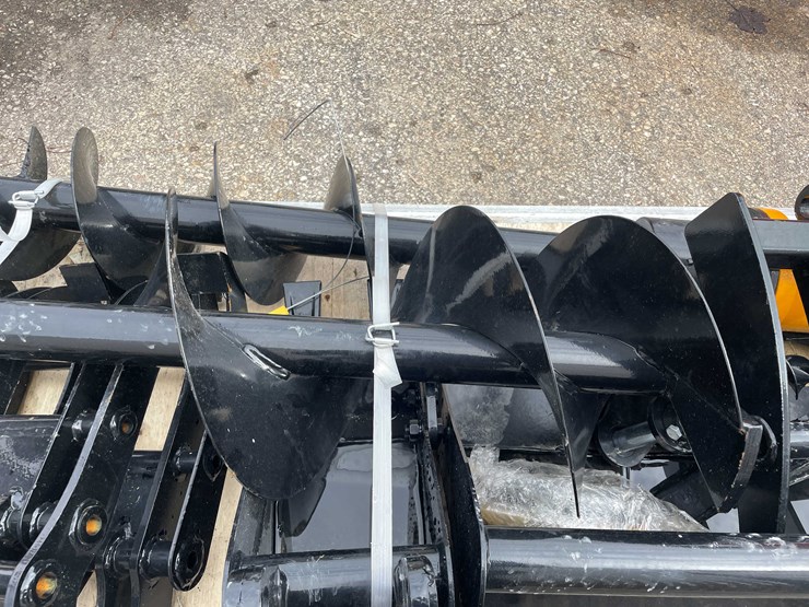 #7036-•-unused-giyi-8-piece-attachment-fit-for-mini-excavators-(o10)-image-8