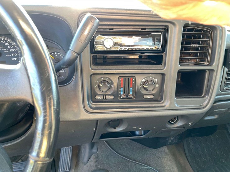 2005-chevrolet-silverado-1500-image-13