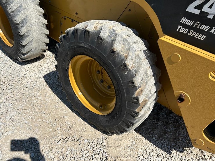 caterpillar-246c-image-15