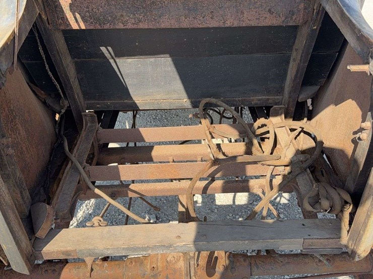 1916-milburn-electric-car-image-19