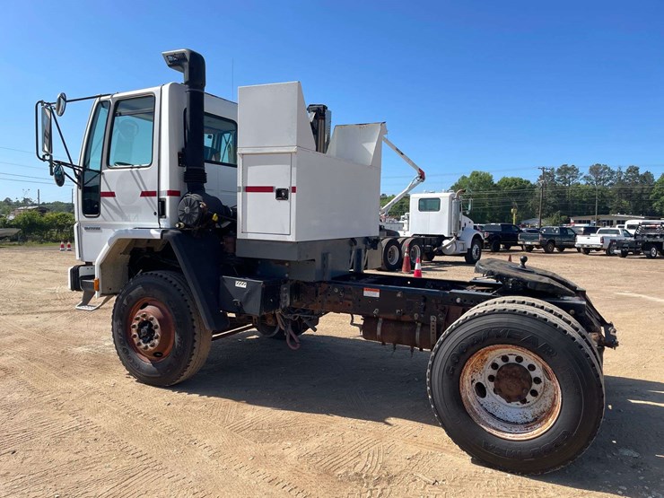 2003-sterling-sc8000-image-2