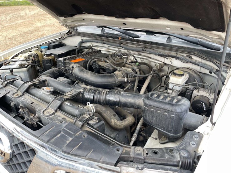 2011-nissan-frontier-sv-image-7