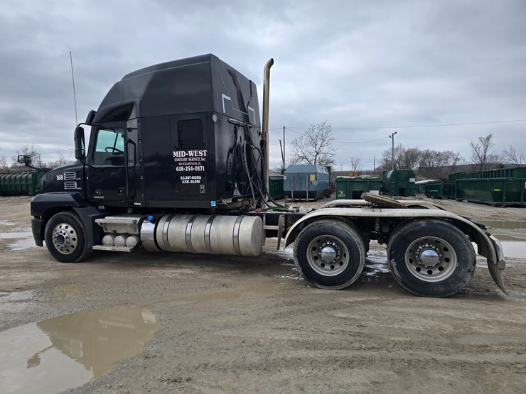 #22610-•-2019-mack-anthem-sleeper-truck-image-5