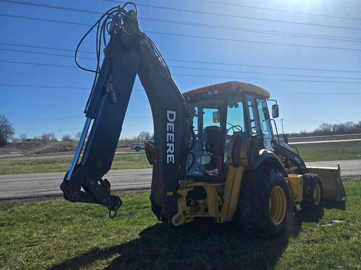 2015-deere-410l-image-8