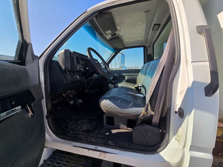 #22520-•-2002-gmc-c7500-dump-truck-image-40