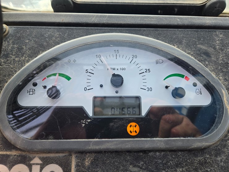 2015-genie-gth1056-image-59