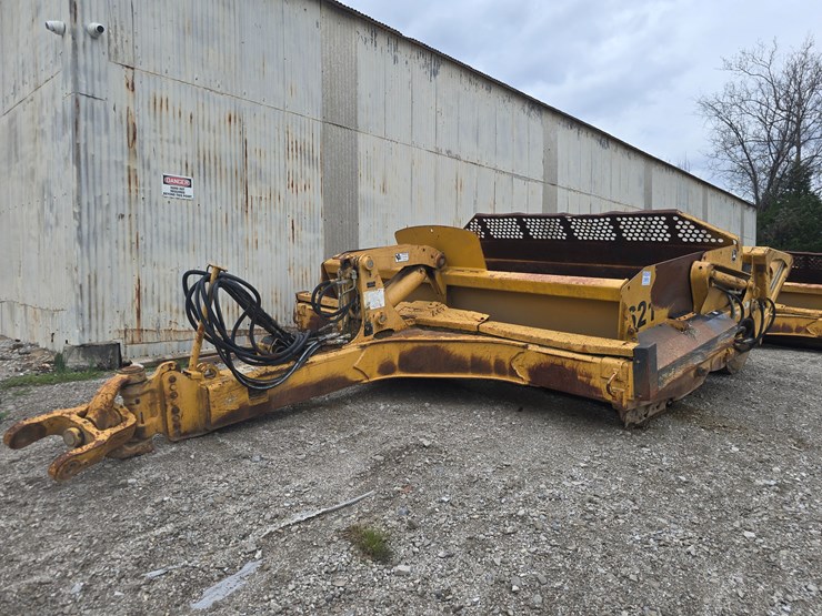 2006-deere-1812c-image-1